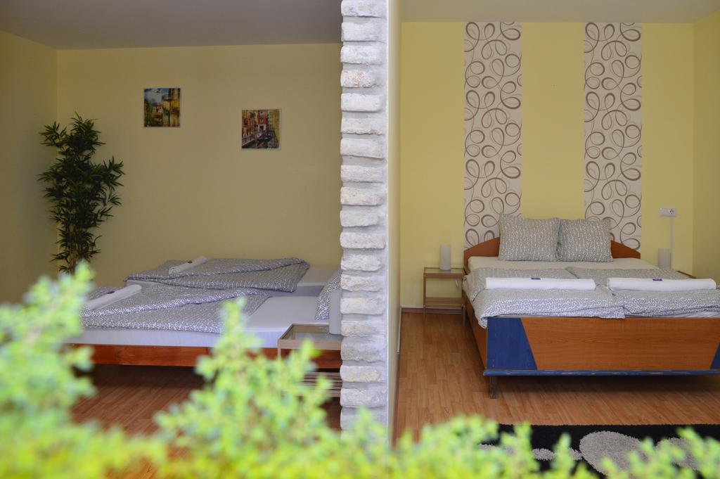 Mediterran Vendeghaz Kecskemét Exteriör bild